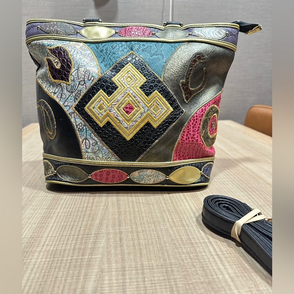 Vintage Nas multi color and designed leather purse with removable strap - Picture 10 of 12